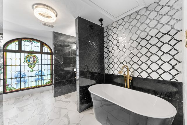 6941 Gaston Avenue, Dallas, TX 75214