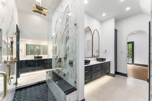 6941 Gaston Avenue, Dallas, TX 75214