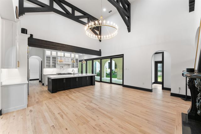 6941 Gaston Avenue, Dallas, TX 75214