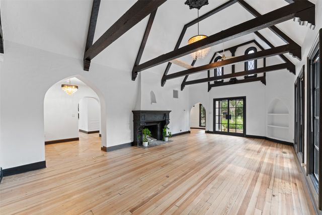 6941 Gaston Avenue, Dallas, TX 75214