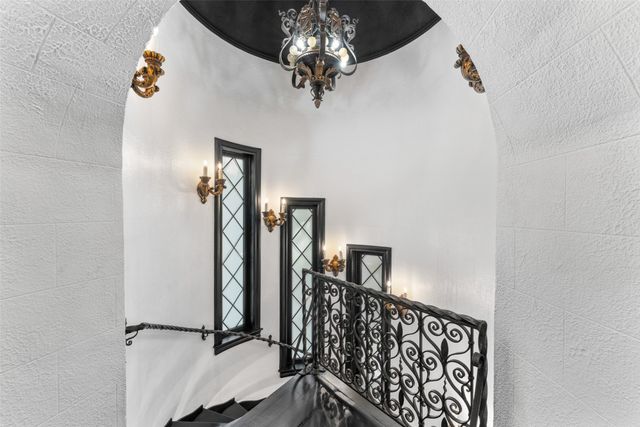 6941 Gaston Avenue, Dallas, TX 75214