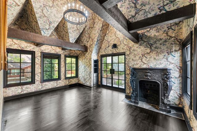 6941 Gaston Avenue, Dallas, TX 75214