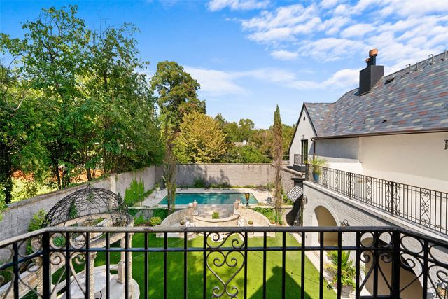 6941 Gaston Avenue, Dallas, TX 75214