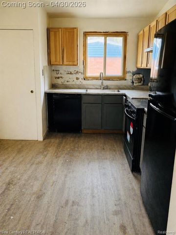 24151 Church Street, Oak Park, MI 48237