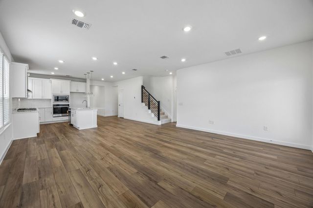 322 Ruby Ford Drive, Cove, TX 77523