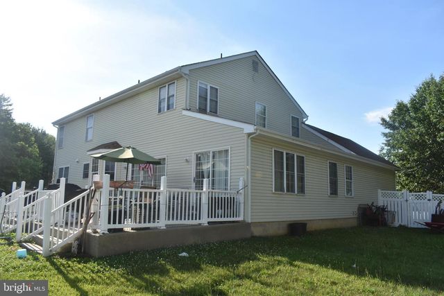 9 CRYSTAL CT, Sicklerville, NJ 08081