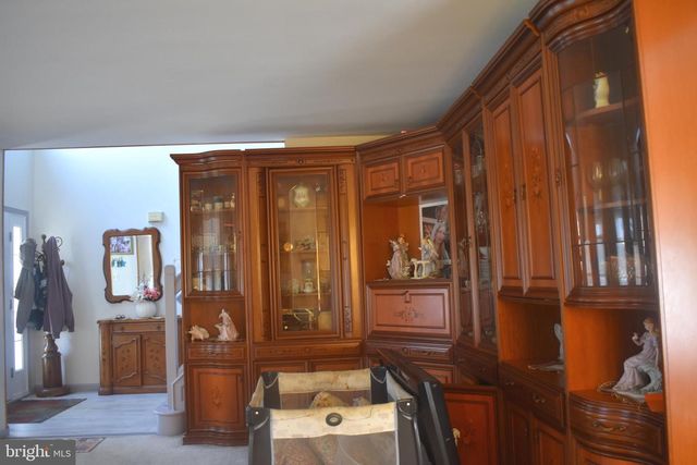 9 CRYSTAL CT, Sicklerville, NJ 08081