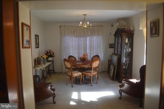 9 CRYSTAL CT, Sicklerville, NJ 08081
