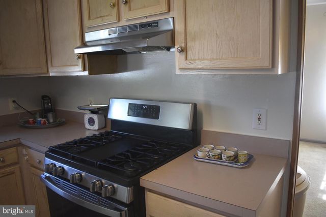 9 CRYSTAL CT, Sicklerville, NJ 08081