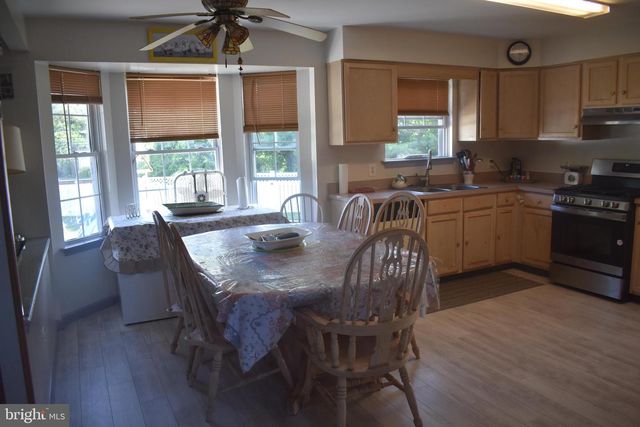 9 CRYSTAL CT, Sicklerville, NJ 08081