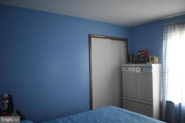 9 CRYSTAL CT, Sicklerville, NJ 08081