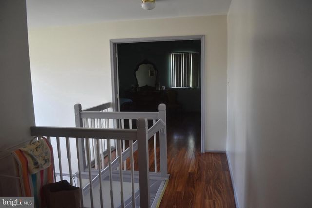 9 CRYSTAL CT, Sicklerville, NJ 08081
