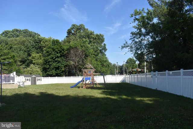 9 CRYSTAL CT, Sicklerville, NJ 08081
