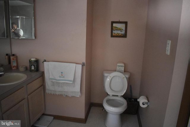 9 CRYSTAL CT, Sicklerville, NJ 08081