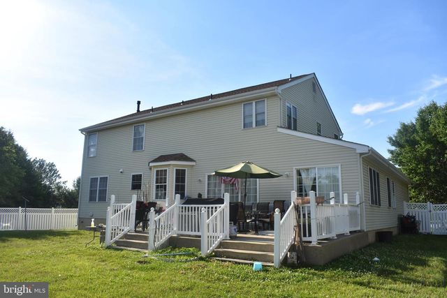 9 CRYSTAL CT, Sicklerville, NJ 08081