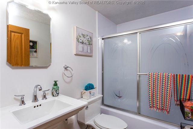 2316 Falcon Drive, Charleston, WV 25387