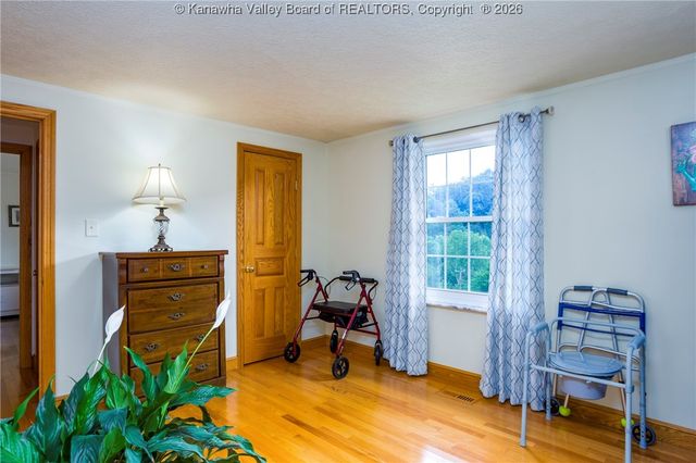 2316 Falcon Drive, Charleston, WV 25387