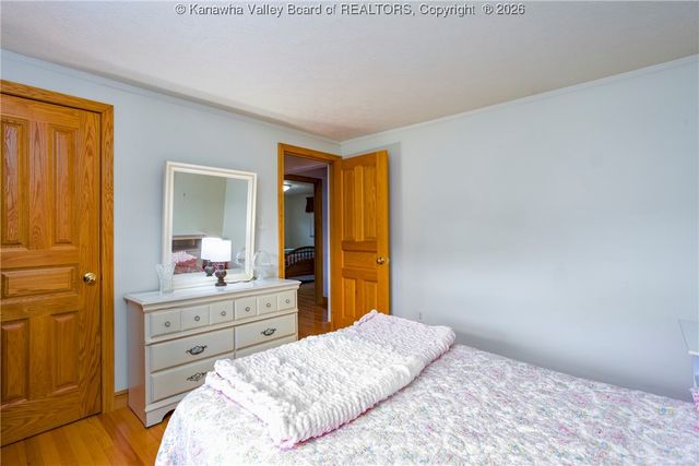 2316 Falcon Drive, Charleston, WV 25387