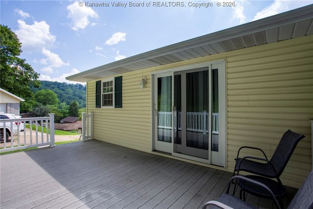 2316 Falcon Drive, Charleston, WV 25387