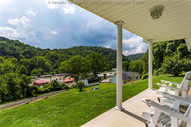 2316 Falcon Drive, Charleston, WV 25387