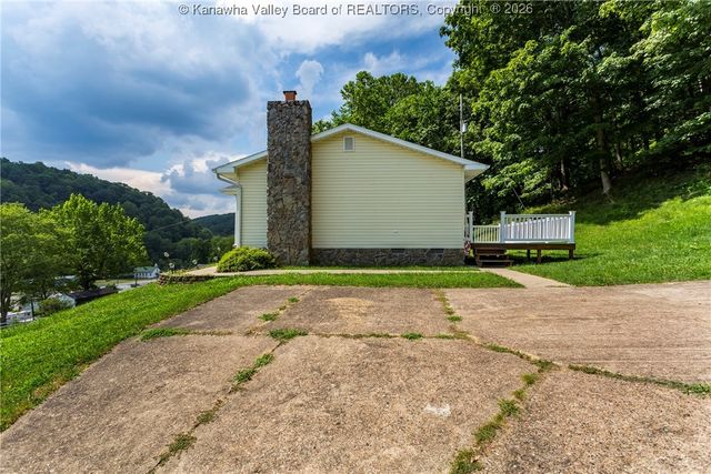 2316 Falcon Drive, Charleston, WV 25387