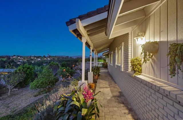 5012 Sleeping Indian Road, Fallbrook, CA 92028