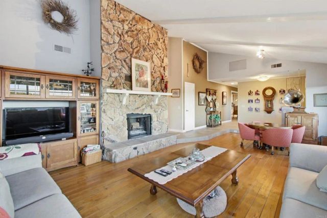 5012 Sleeping Indian Road, Fallbrook, CA 92028