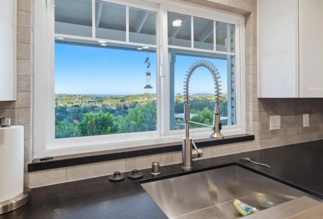 5012 Sleeping Indian Road, Fallbrook, CA 92028