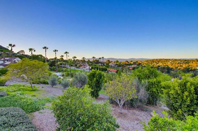 5012 Sleeping Indian Road, Fallbrook, CA 92028