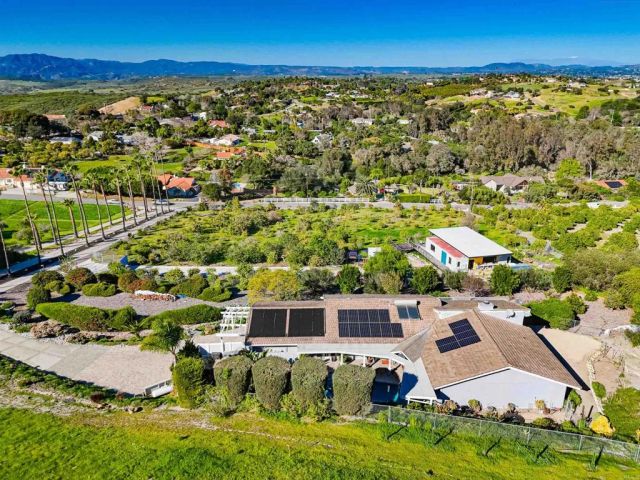 5012 Sleeping Indian Road, Fallbrook, CA 92028