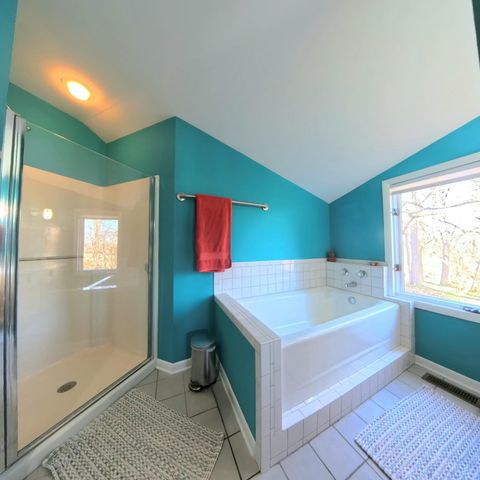 1028 Pin Oak Drive, Frankfort, KY 40601