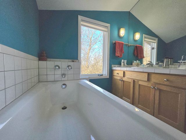 1028 Pin Oak Drive, Frankfort, KY 40601