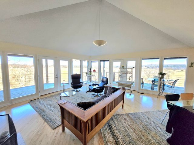 1028 Pin Oak Drive, Frankfort, KY 40601