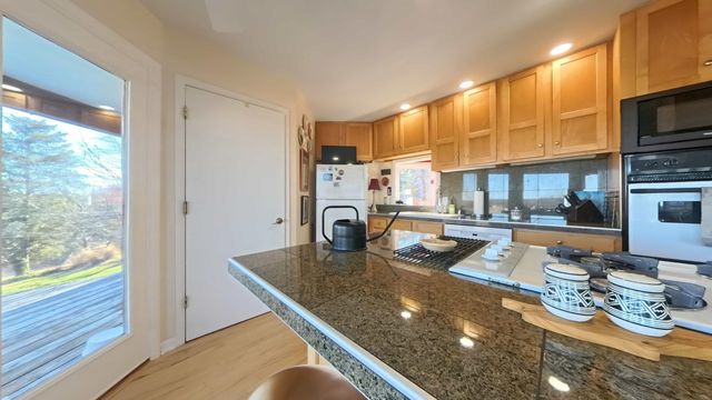 1028 Pin Oak Drive, Frankfort, KY 40601