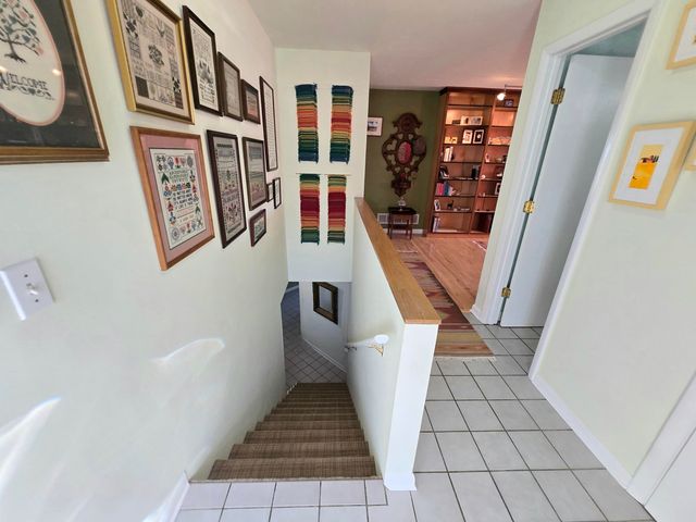 1028 Pin Oak Drive, Frankfort, KY 40601