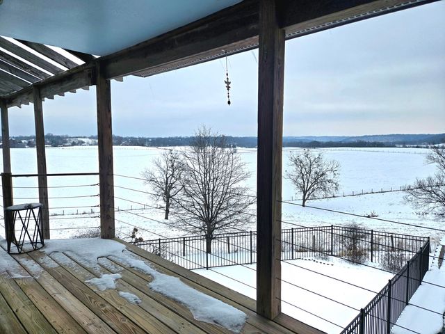 1028 Pin Oak Drive, Frankfort, KY 40601