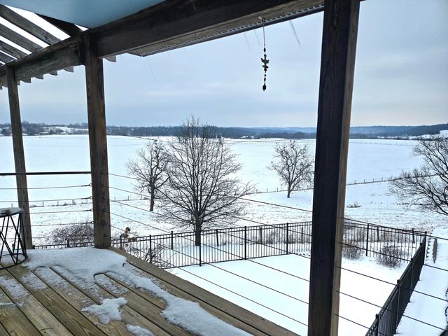 1028 Pin Oak Drive, Frankfort, KY 40601