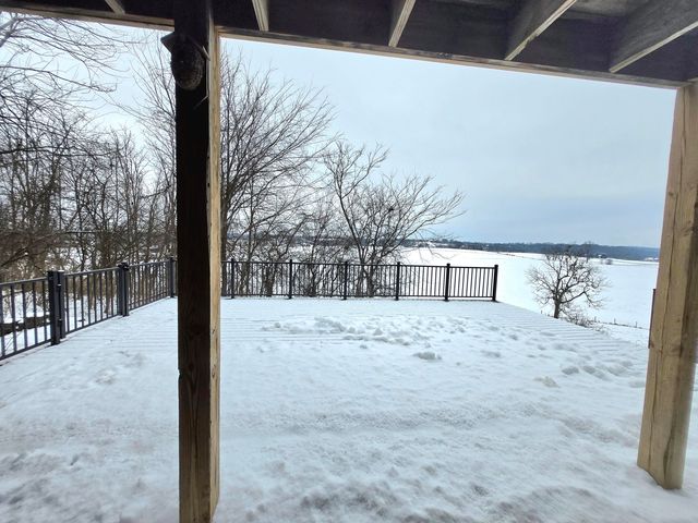 1028 Pin Oak Drive, Frankfort, KY 40601