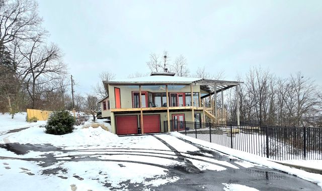 1028 Pin Oak Drive, Frankfort, KY 40601