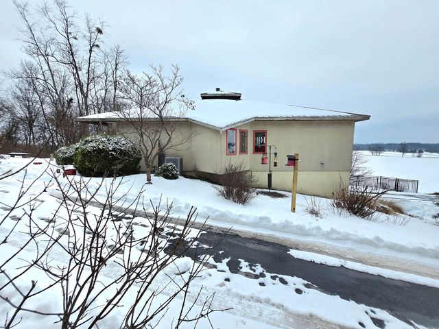 1028 Pin Oak Drive, Frankfort, KY 40601