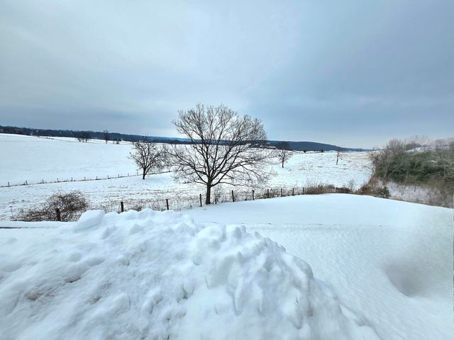 1028 Pin Oak Drive, Frankfort, KY 40601