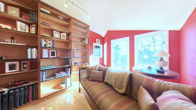 1028 Pin Oak Drive, Frankfort, KY 40601