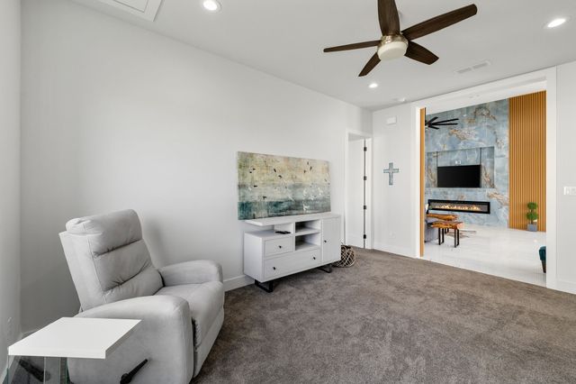 313 Ryker Lane, Gunter, TX 75058