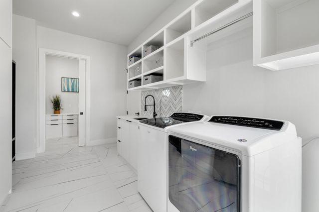 313 Ryker Lane, Gunter, TX 75058