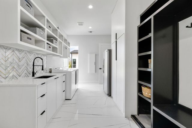 313 Ryker Lane, Gunter, TX 75058