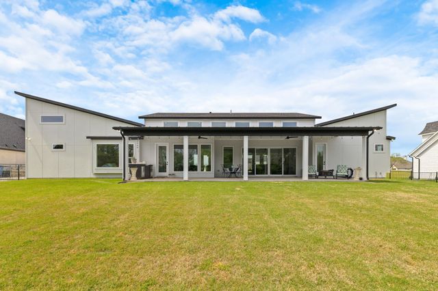 313 Ryker Lane, Gunter, TX 75058