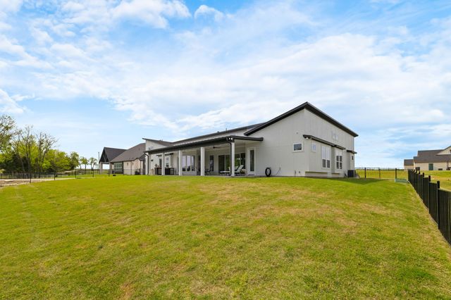 313 Ryker Lane, Gunter, TX 75058