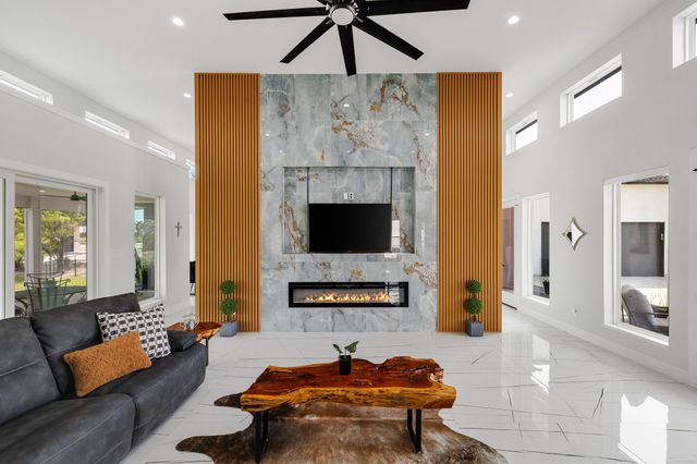 313 Ryker Lane, Gunter, TX 75058