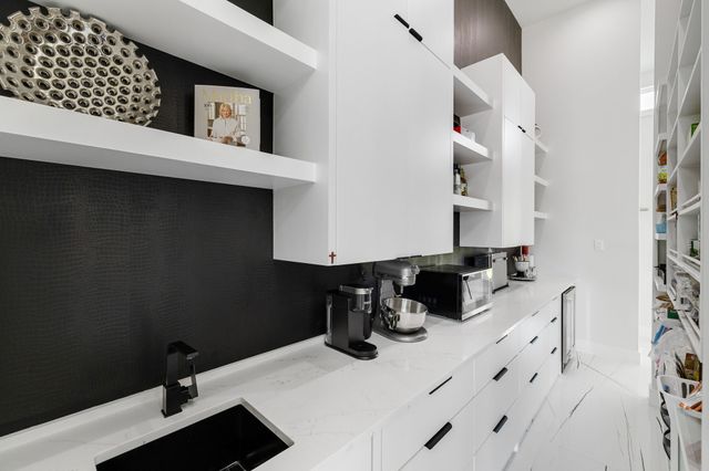 313 Ryker Lane, Gunter, TX 75058