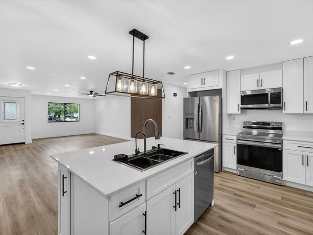 308 S SHADOW BAY DRIVE, Orlando, FL 32825